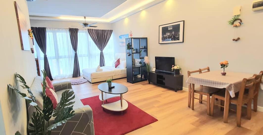 Regalia With Infinity Pool Kl By Cozy Homes Apartemen *