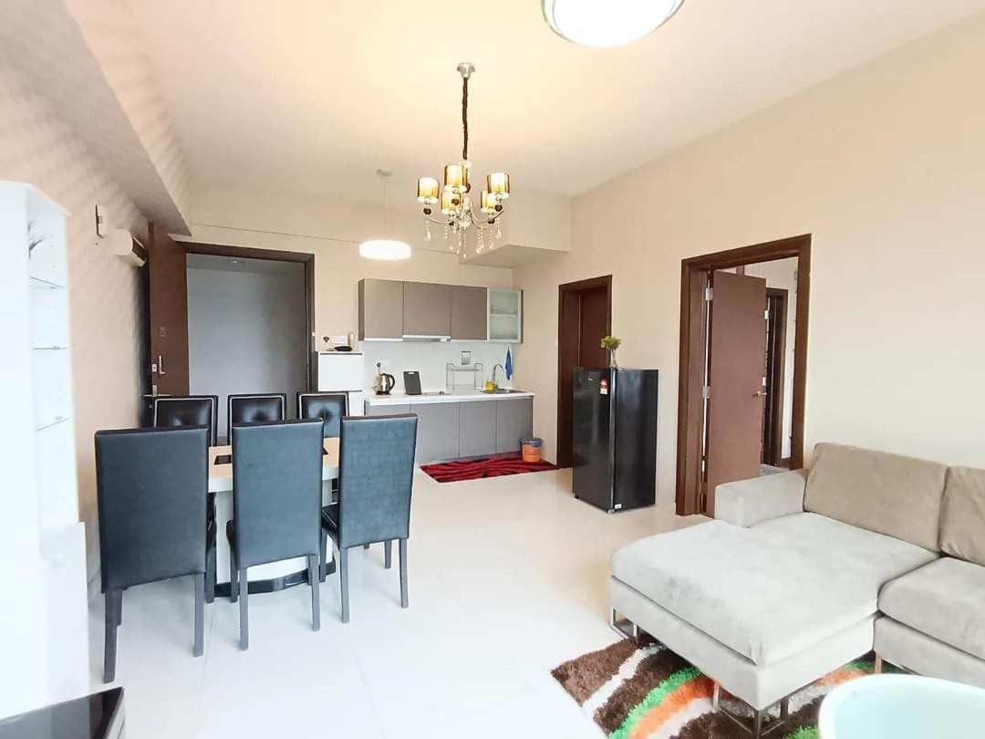 Regalia With Infinity Pool Kl By Cozy Homes Apartemen *