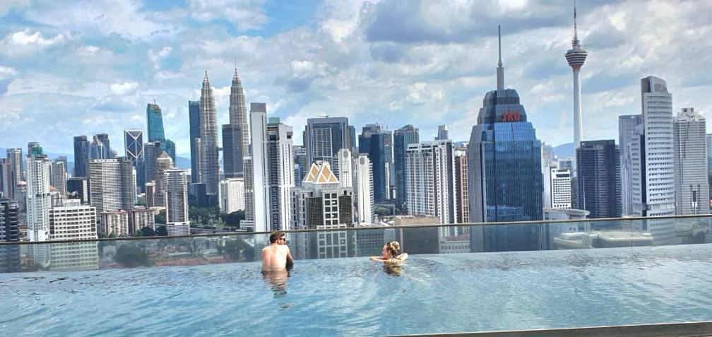 Regalia With Infinity Pool Kl By Cozy Homes Apartemen