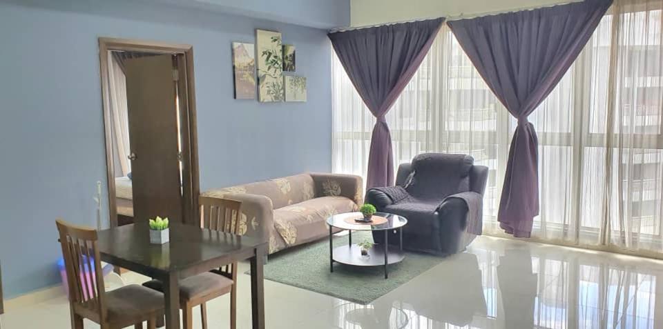 Regalia With Infinity Pool Kl By Cozy Homes Apartemen *