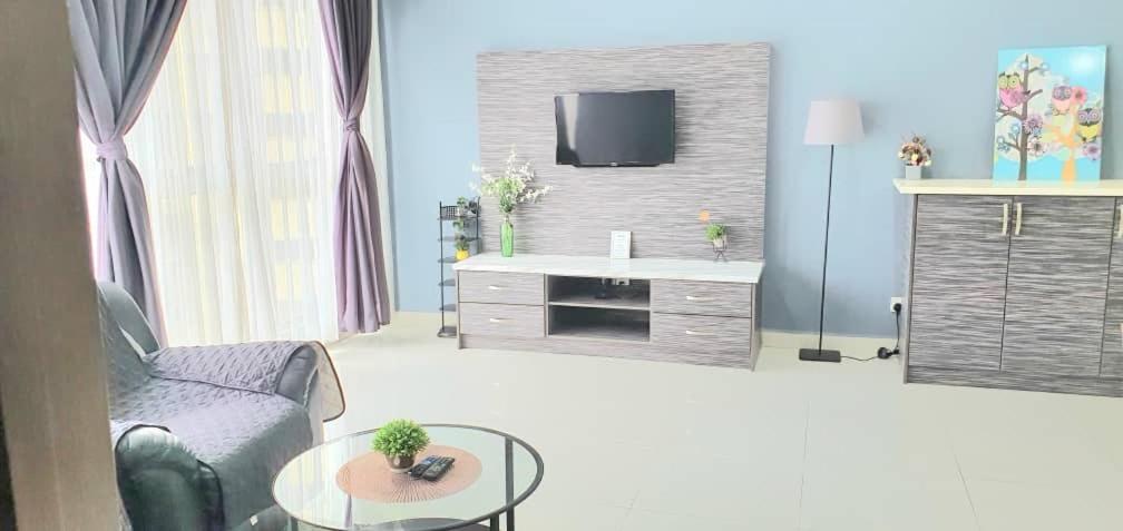 Regalia With Infinity Pool Kl By Cozy Homes Apartemen Kuala Lumpur