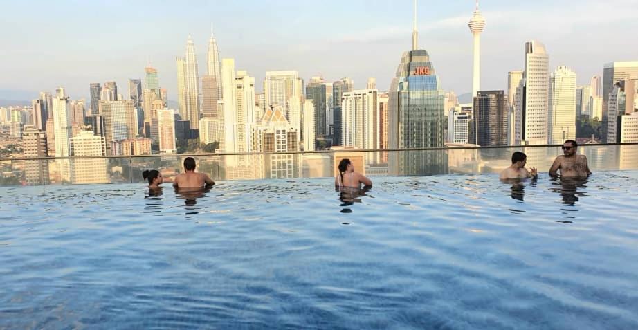 Regalia With Infinity Pool Kl By Cozy Homes Apartemen *